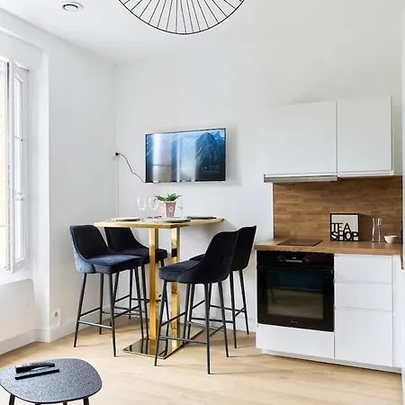 דירה La Trilogie Choletaise Netflix, Prime Video, שולה